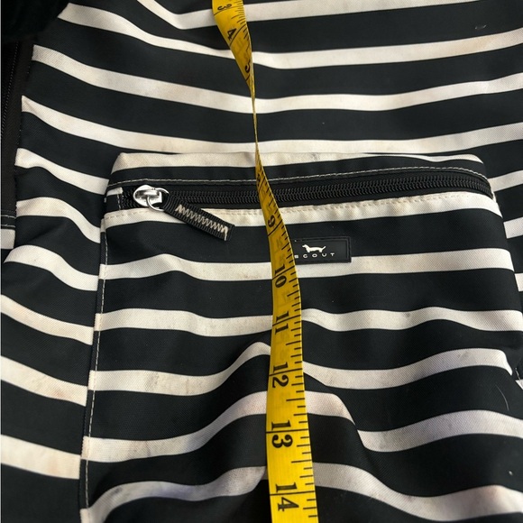 Scout Black and white backpack made with poly canvas
Wipe clean with damp towel - Picture 15 of 16